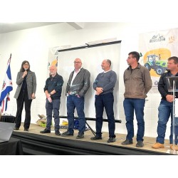 Conselho de Consumidores da Cocel participa de reunião com produtores rurais